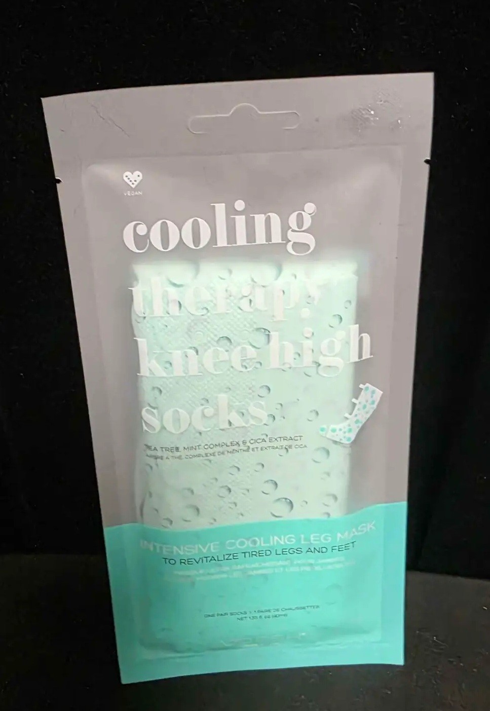 VOESH Vegan Cooling Therapy Knee-High Socks Intensive Cooling Leg Mask One Pair
