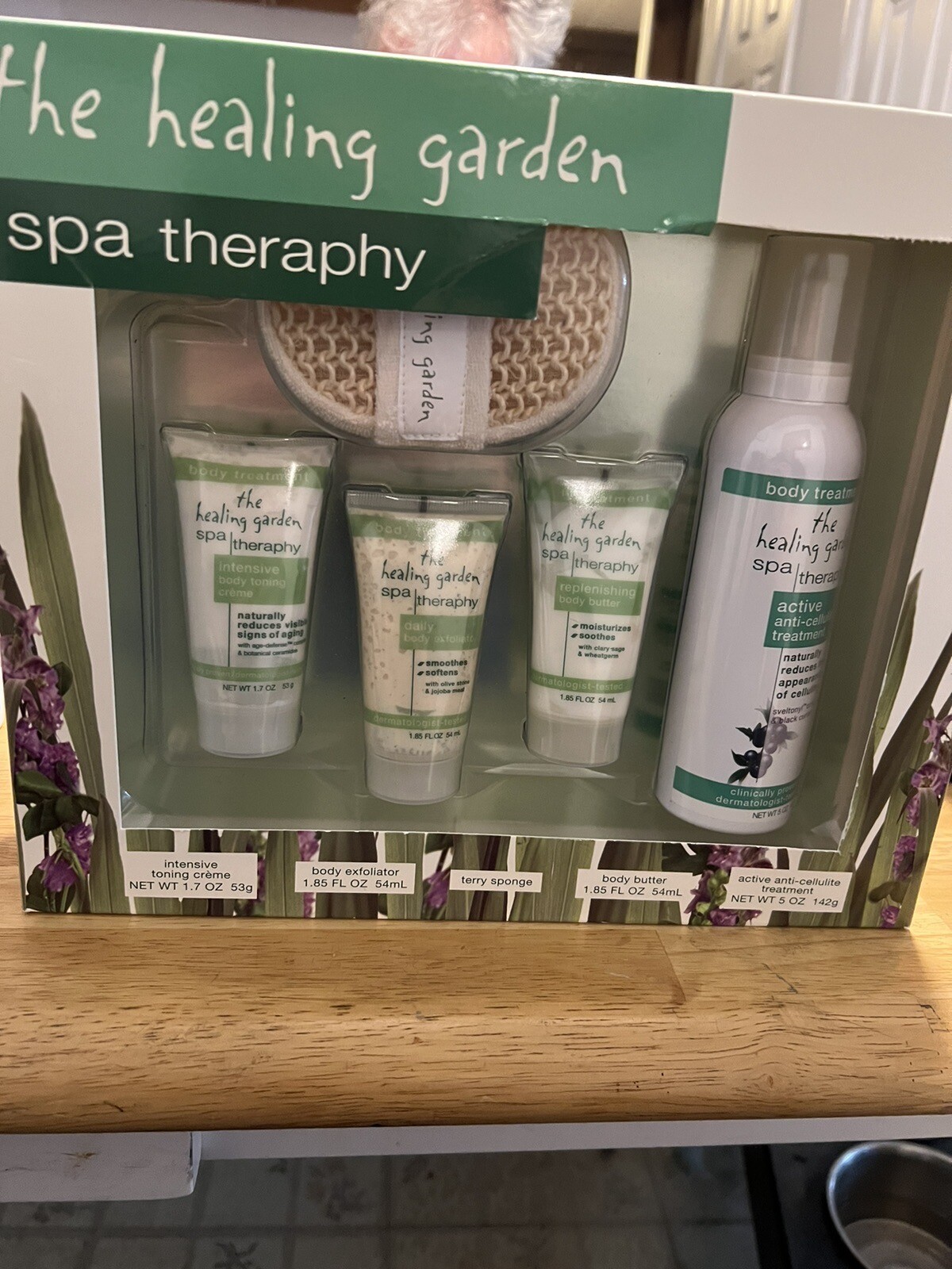 THE HEALING GARDEN NIB SPA THERAPY GIFT SET Read Description