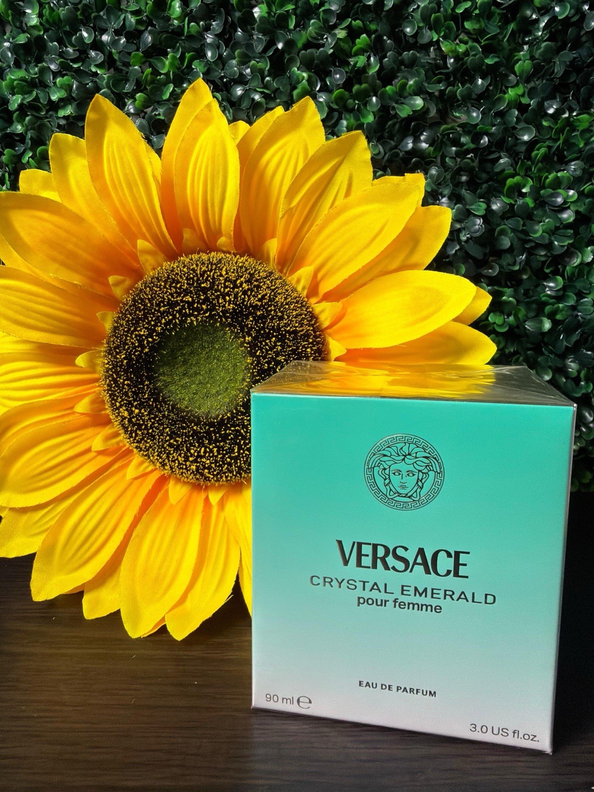 Versace Crystal Emerald Pour Femme Eau de Parfum Spray, 3.0 fl oz Regular