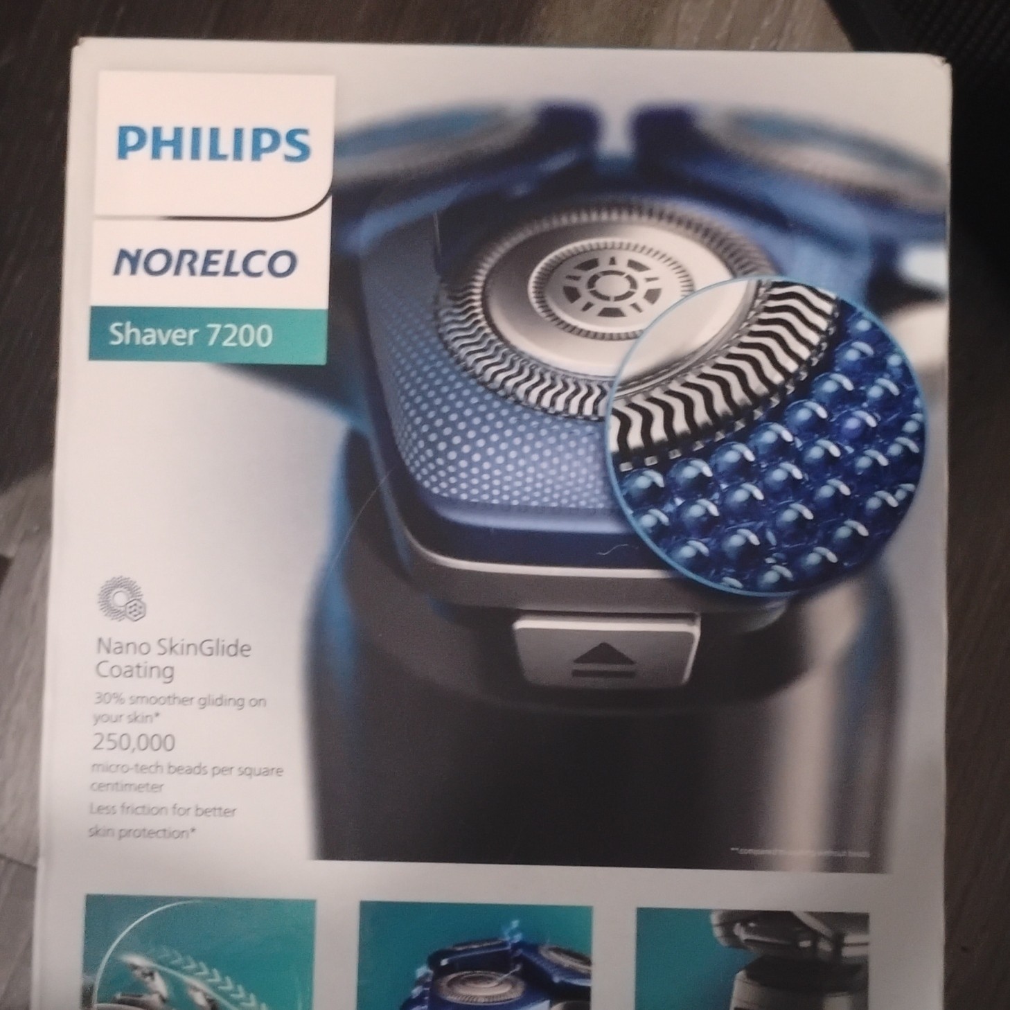 Philips Norelco Shaver 7200 3-Head Rotary Wet & Dry Showerproof Face/Neck