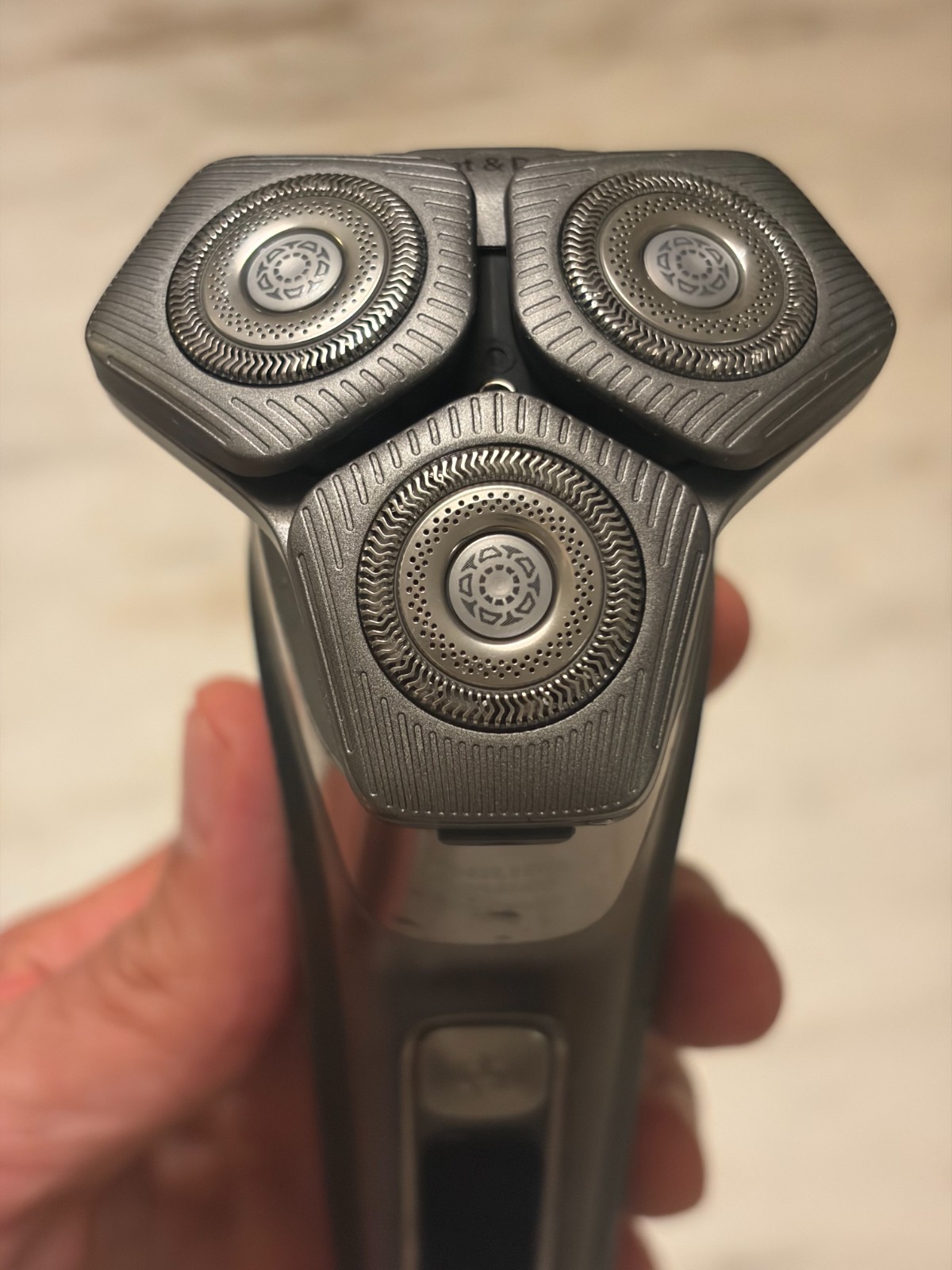 Philips Norelco Shaver 9800