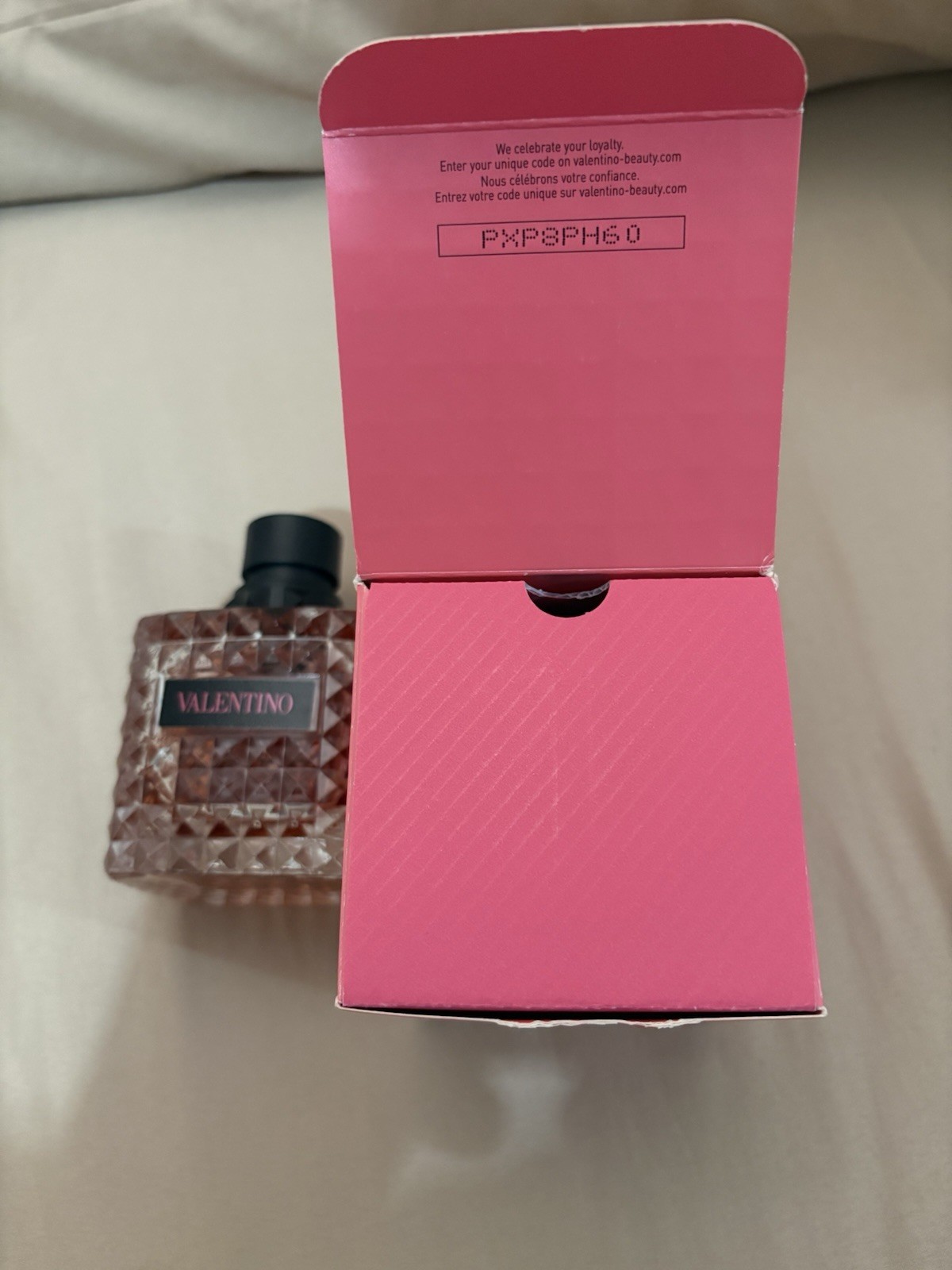 Valentino Donna Born In Roma Eau de Parfum Spray, 3.4 fl oz Regular Size 100 ml