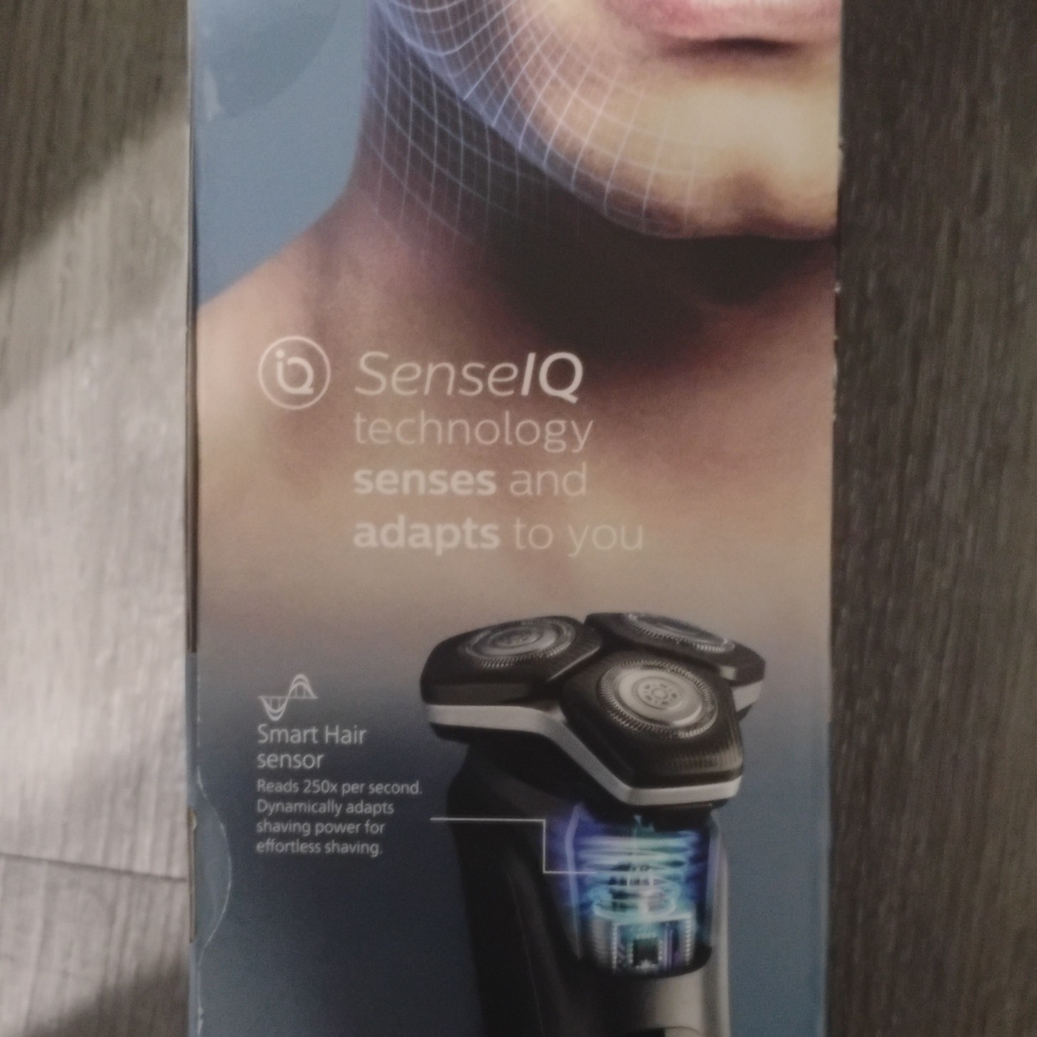 Philips Norelco Shaver 5400 S5880 3-Head Rotary Wet & Dry Cordless