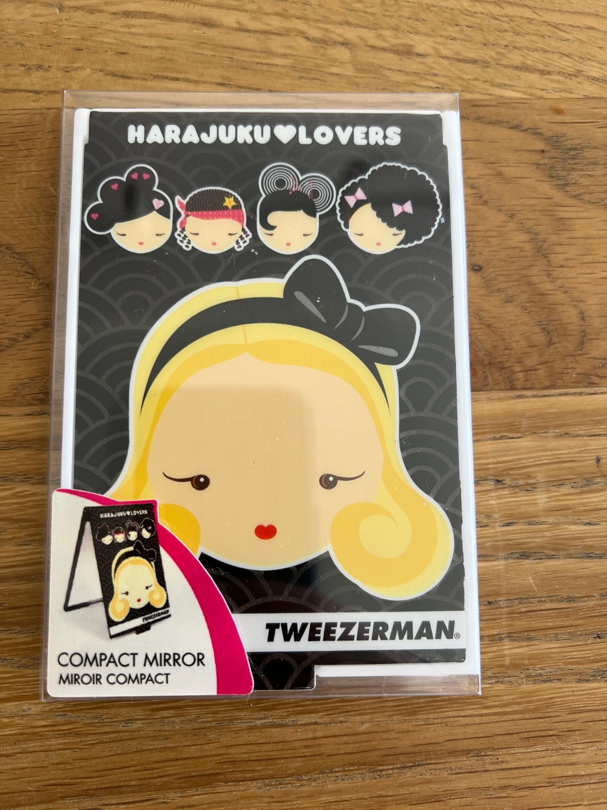Gwen Stefani HARAJUKU LOVERS Tweezerman Compact Double Mirror 2011