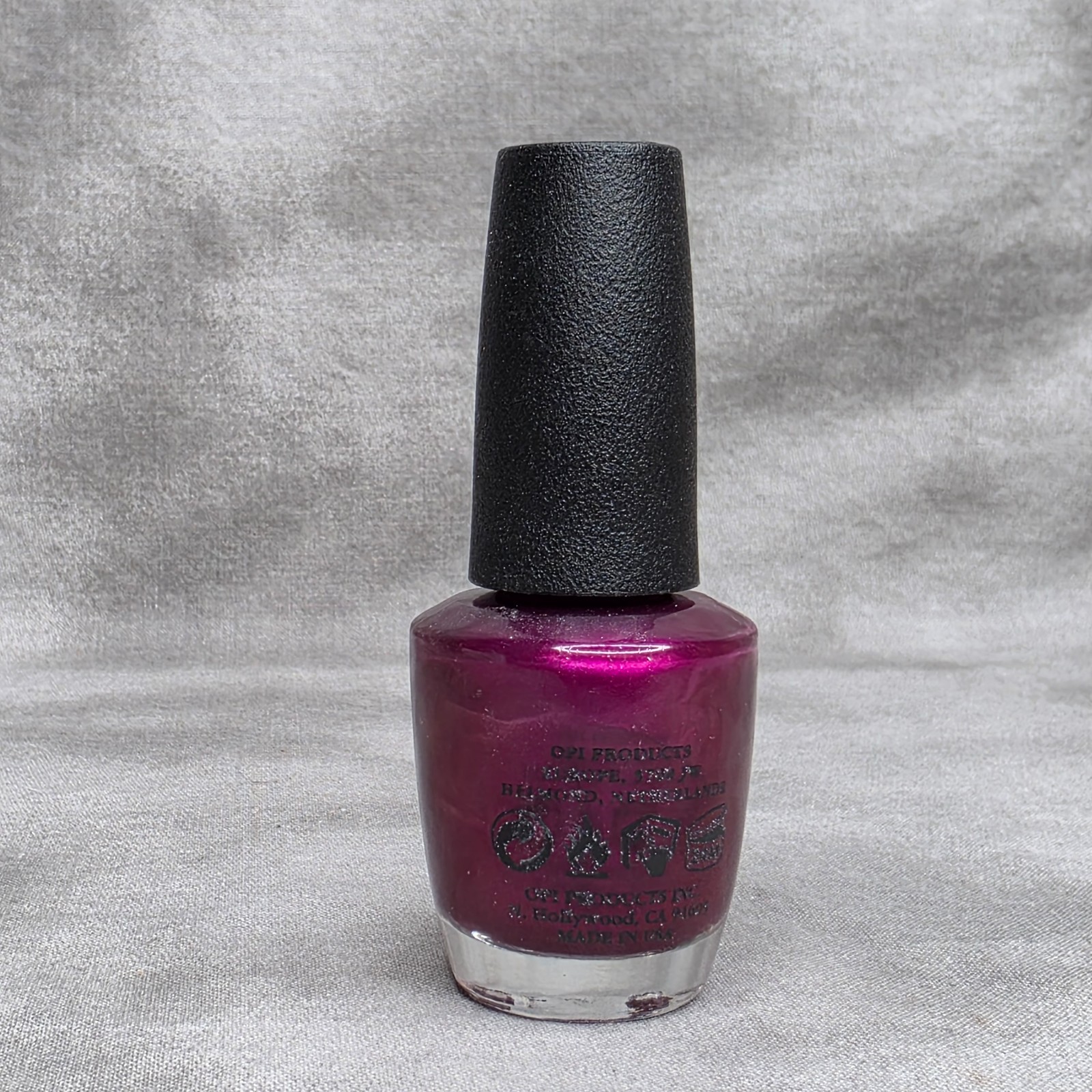 OPI ‘Kiss Me – Or Elf!’ HR F02 Nail Lacquer GWEN STEFANI HOLIDAY CLXN 2014