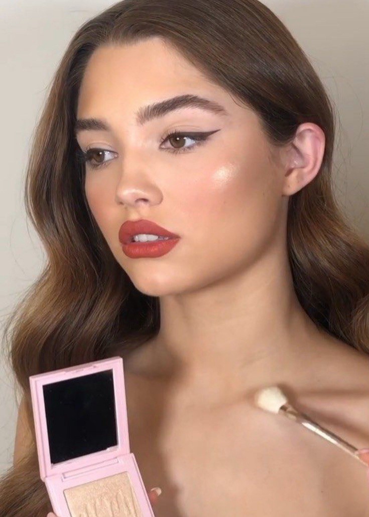 KYLIGHT.-KYLIE JENNER-ONE-PRESSED ILLUMINATING POWDER-BUYER CHOICE OF SHADE-NIB