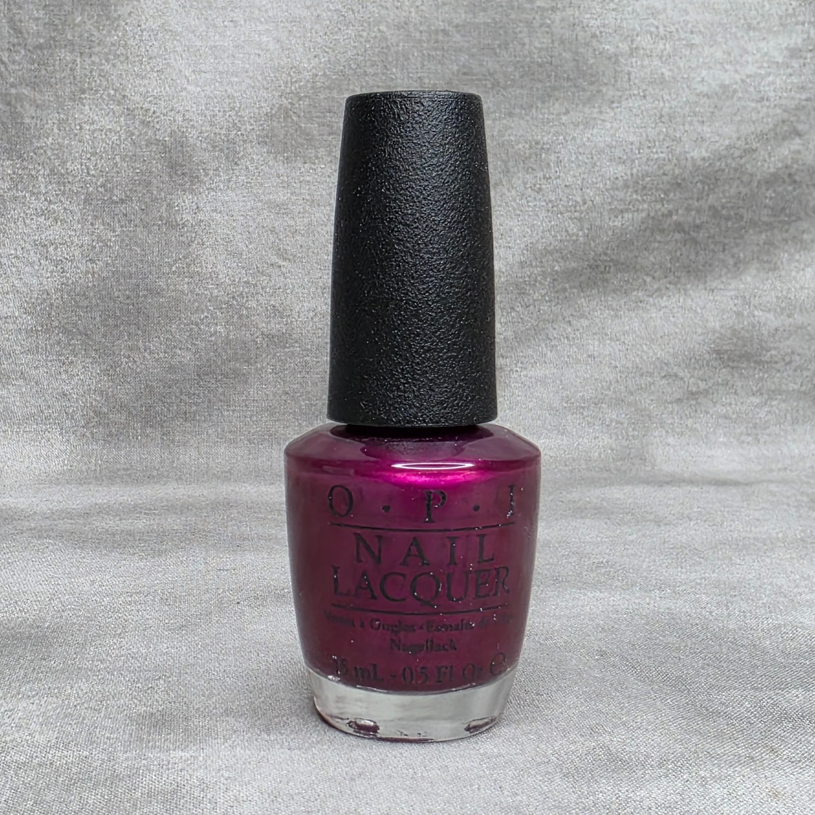 OPI ‘Kiss Me – Or Elf!’ HR F02 Nail Lacquer GWEN STEFANI HOLIDAY CLXN 2014