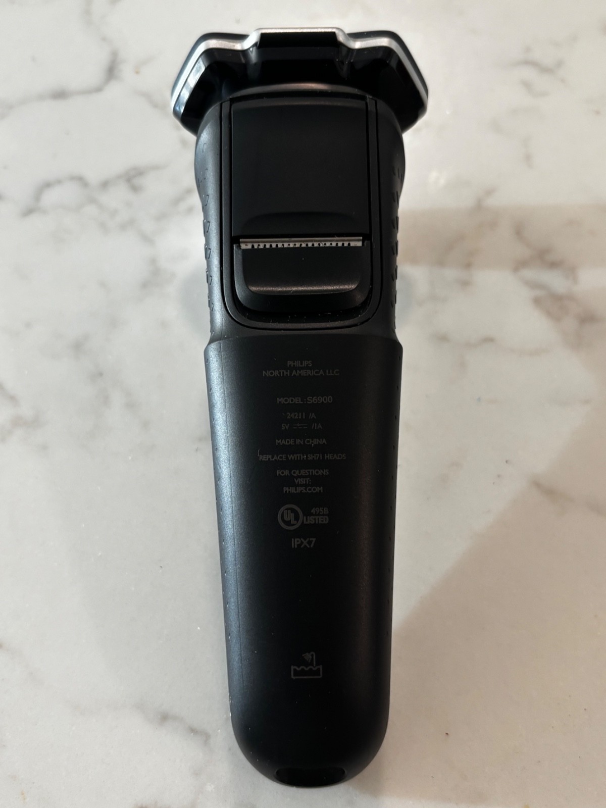 Philips Norelco Shaver 6900 S6900 Wet & Dry shaver electric bundle case and cord