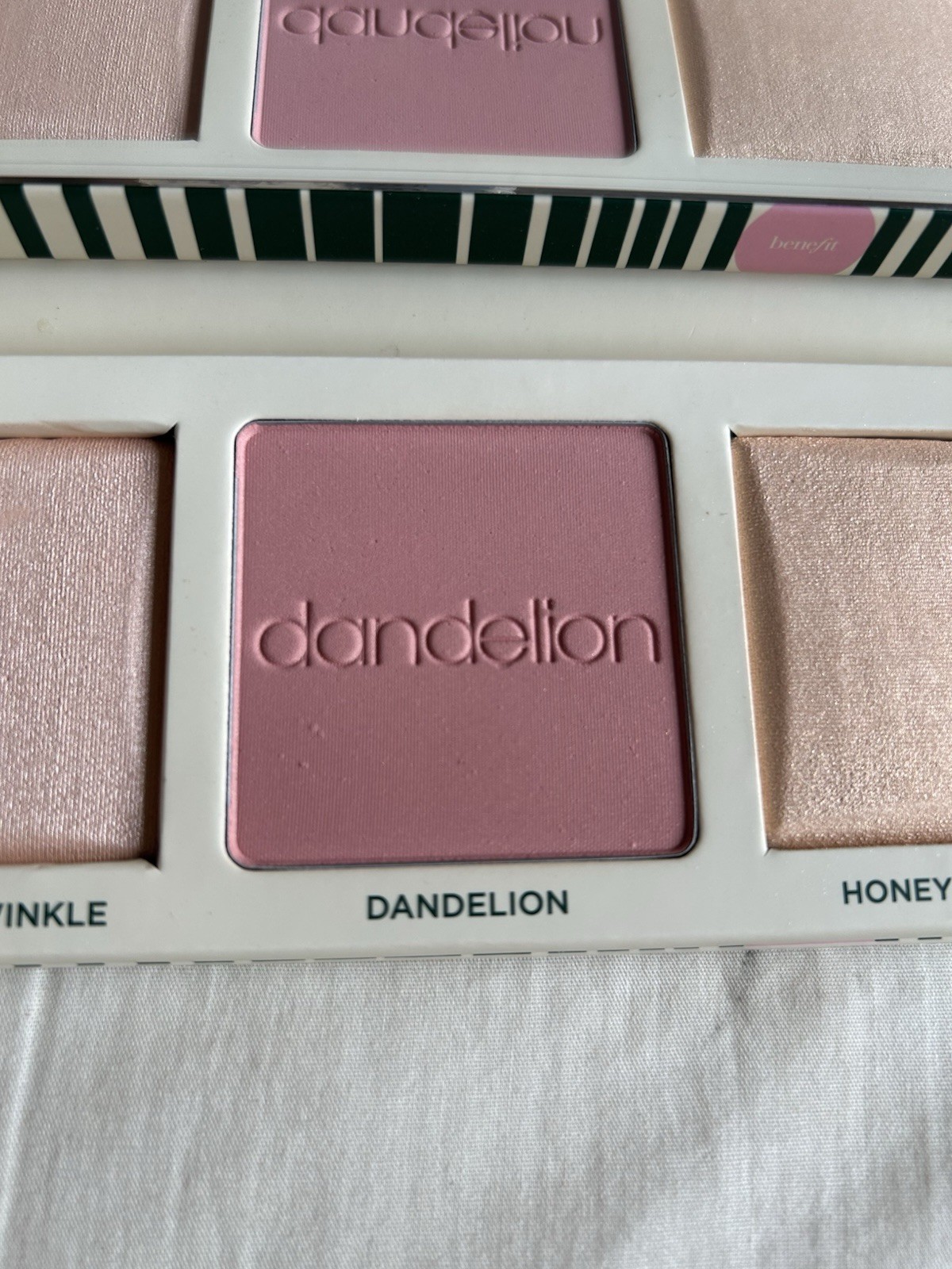 Benefit Cosmetics Twinkle N Jingle Full Size Blush & Highlighter Palette NIB
