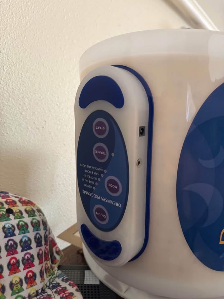 Dream Spa Light therapy Device with red light therapy great for your skin