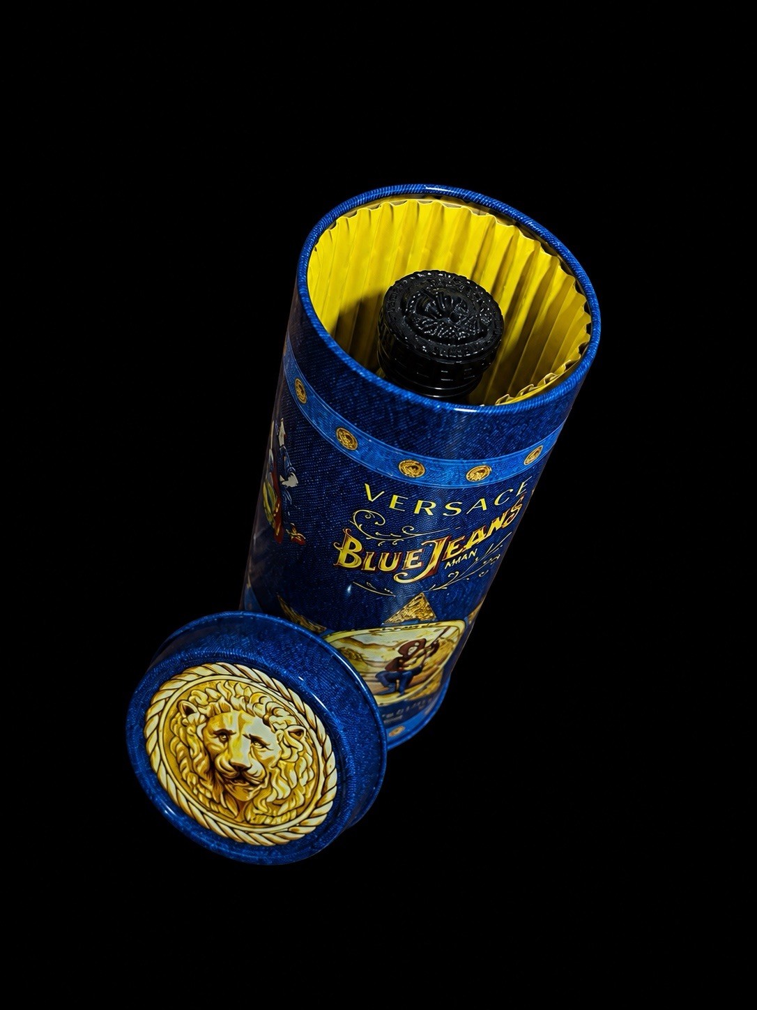 Versace Blue Jeans Eau de Toilette Spray 75 ml Regular Size with Blue Tin