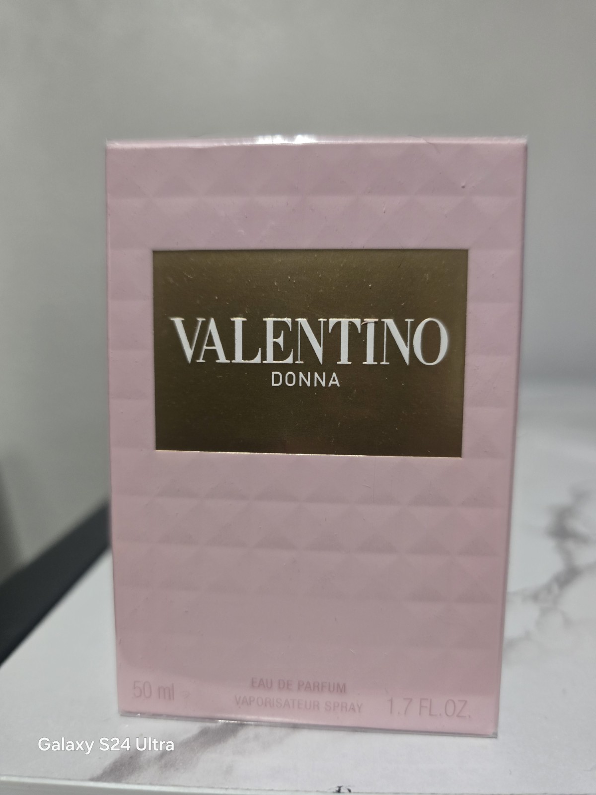 Valentino Donna Eau de Parfum Spray Regular Size 1.7 fl oz / 50 ml