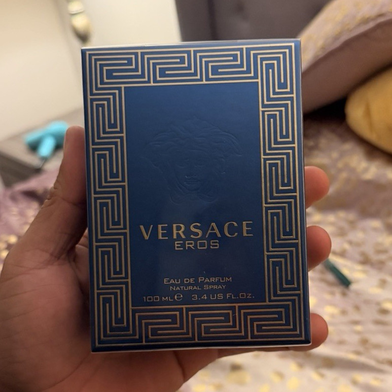 Versace Eros Eau de Parfum Natural Spray, Regular Size 3.4 US fl oz