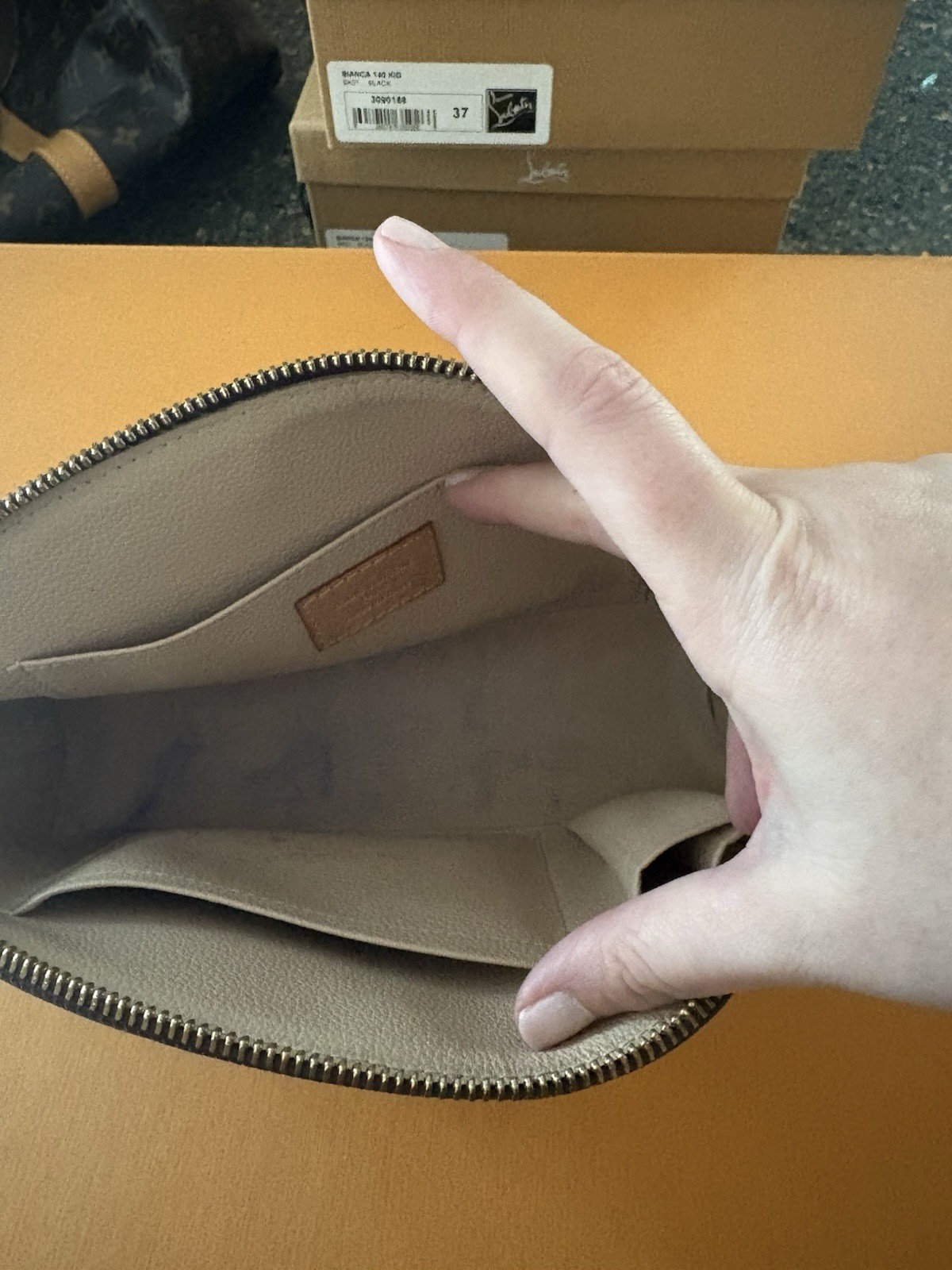 L ouis Vuitton Cosmetic Pouch GM Monogram