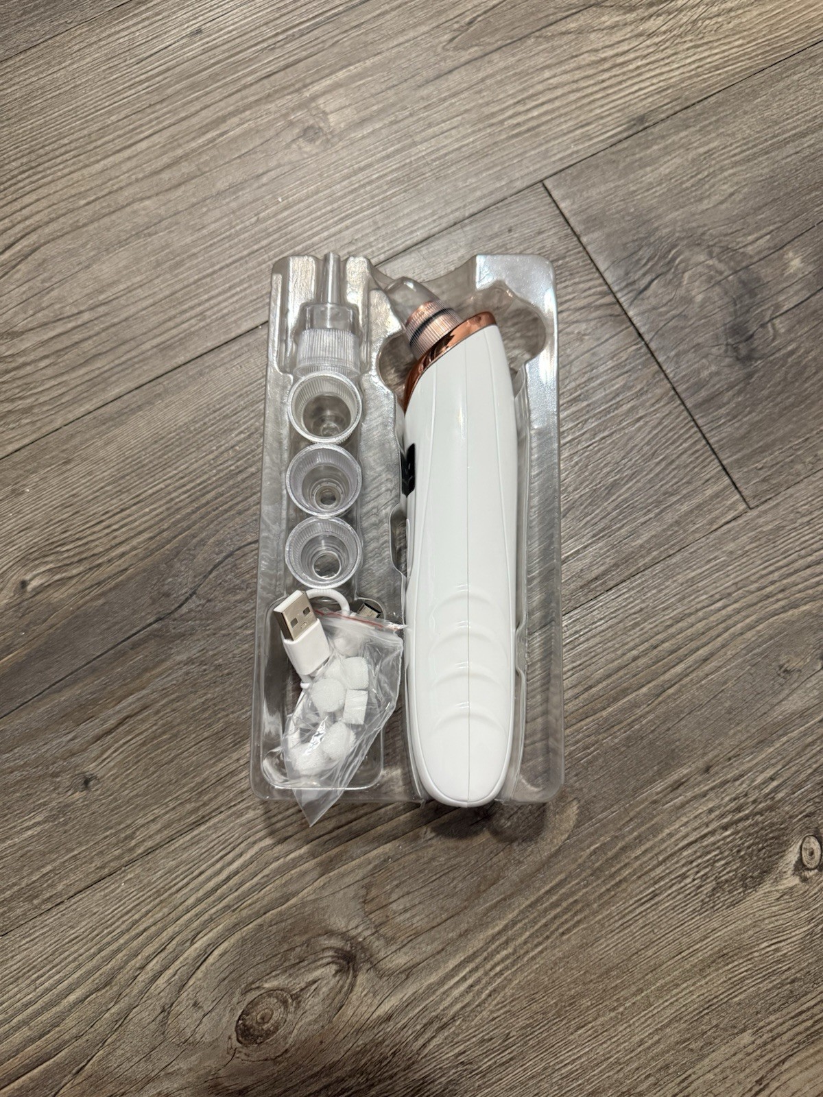 Rechargeable Facial Cleansing Device Kit w/ Tips & USB Cable, White/Gold