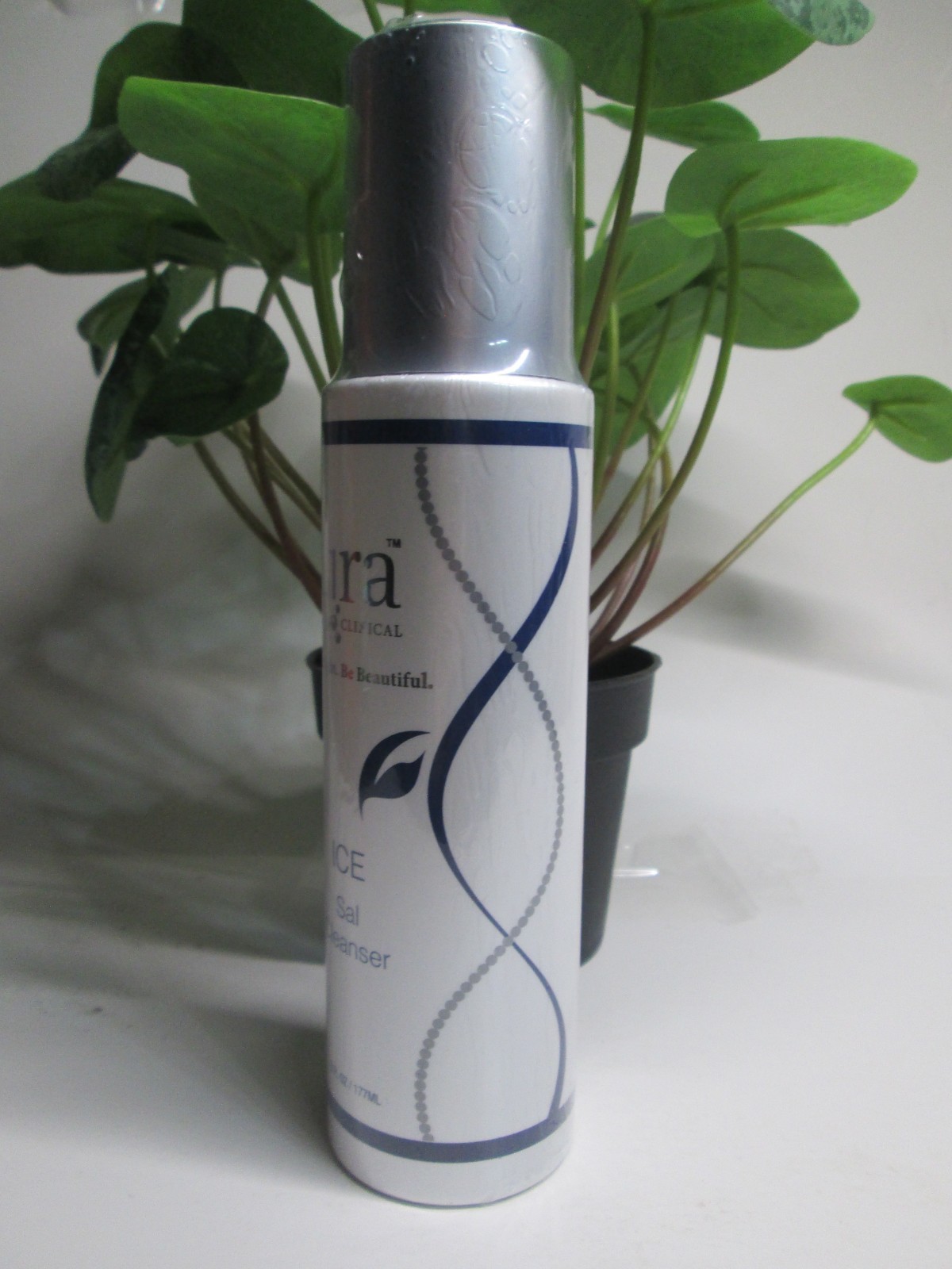 LIRA MYSTIQ ice SAL cleanser 6FL.OZ/177ML NEW