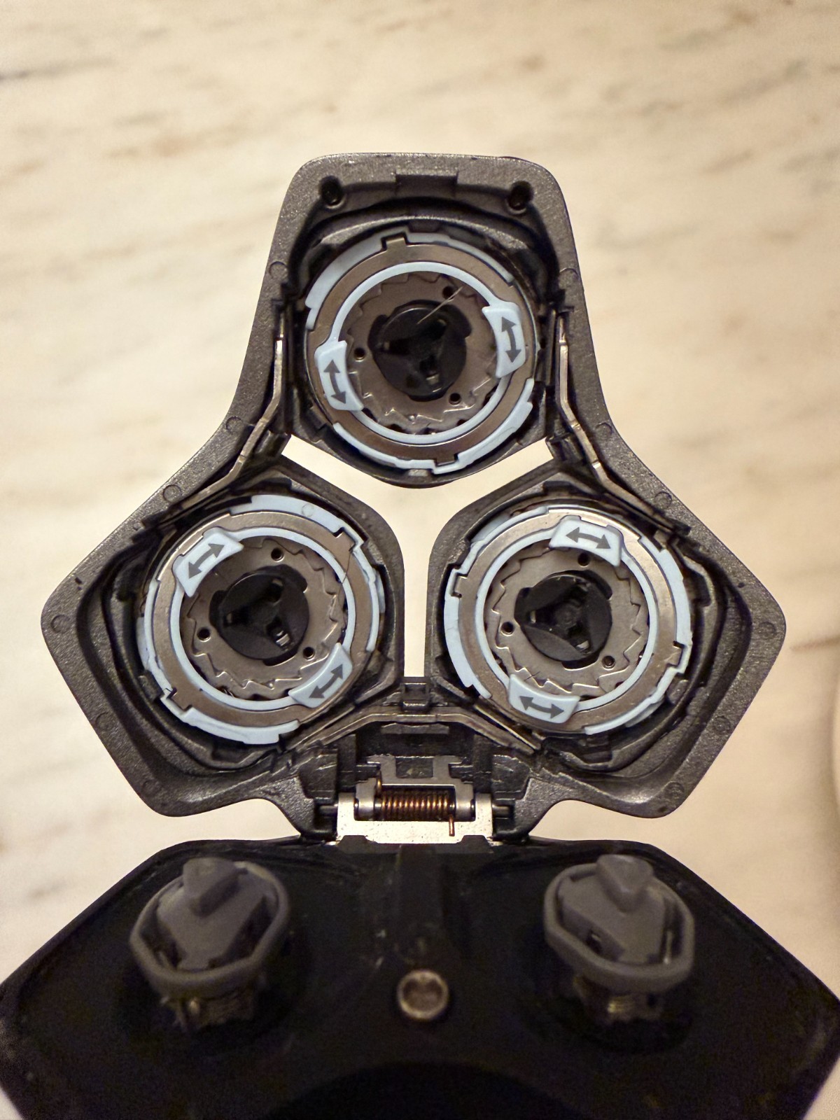 Philips Norelco Shaver 9800