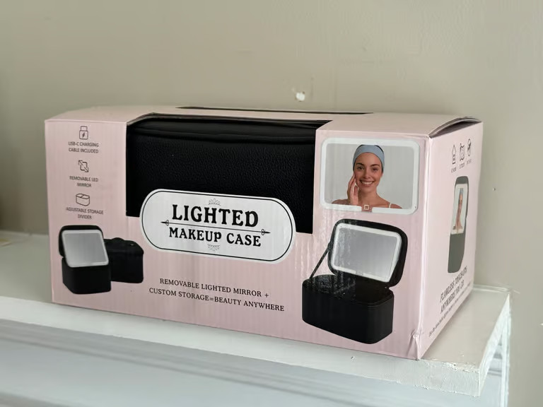 Real Her Lighted Train Case Black with LED Mirror – New In Retail Box
