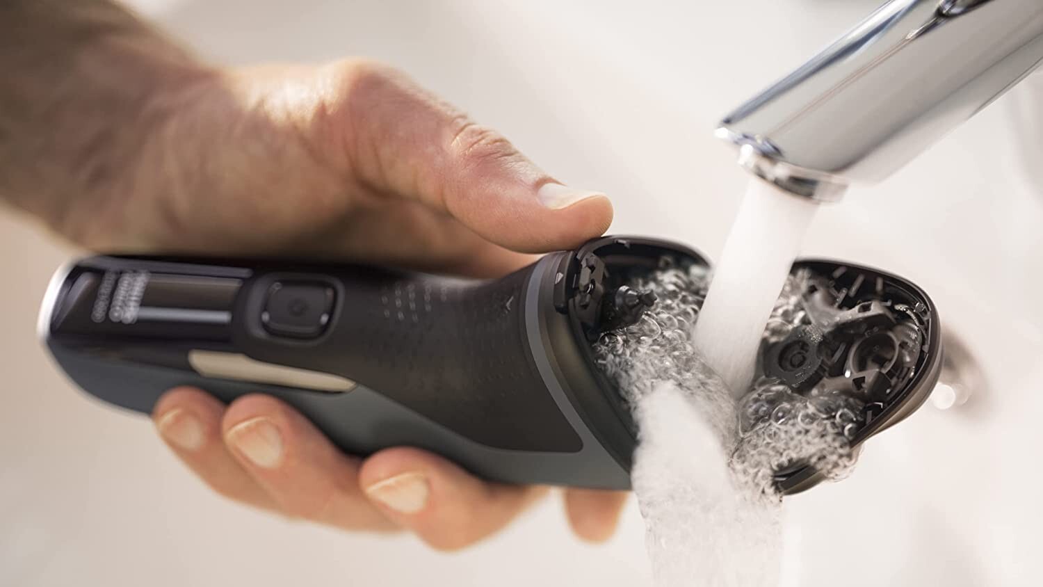Philips Norelco Electric Shaver Trimmer Series 2000 Men’s Shaver