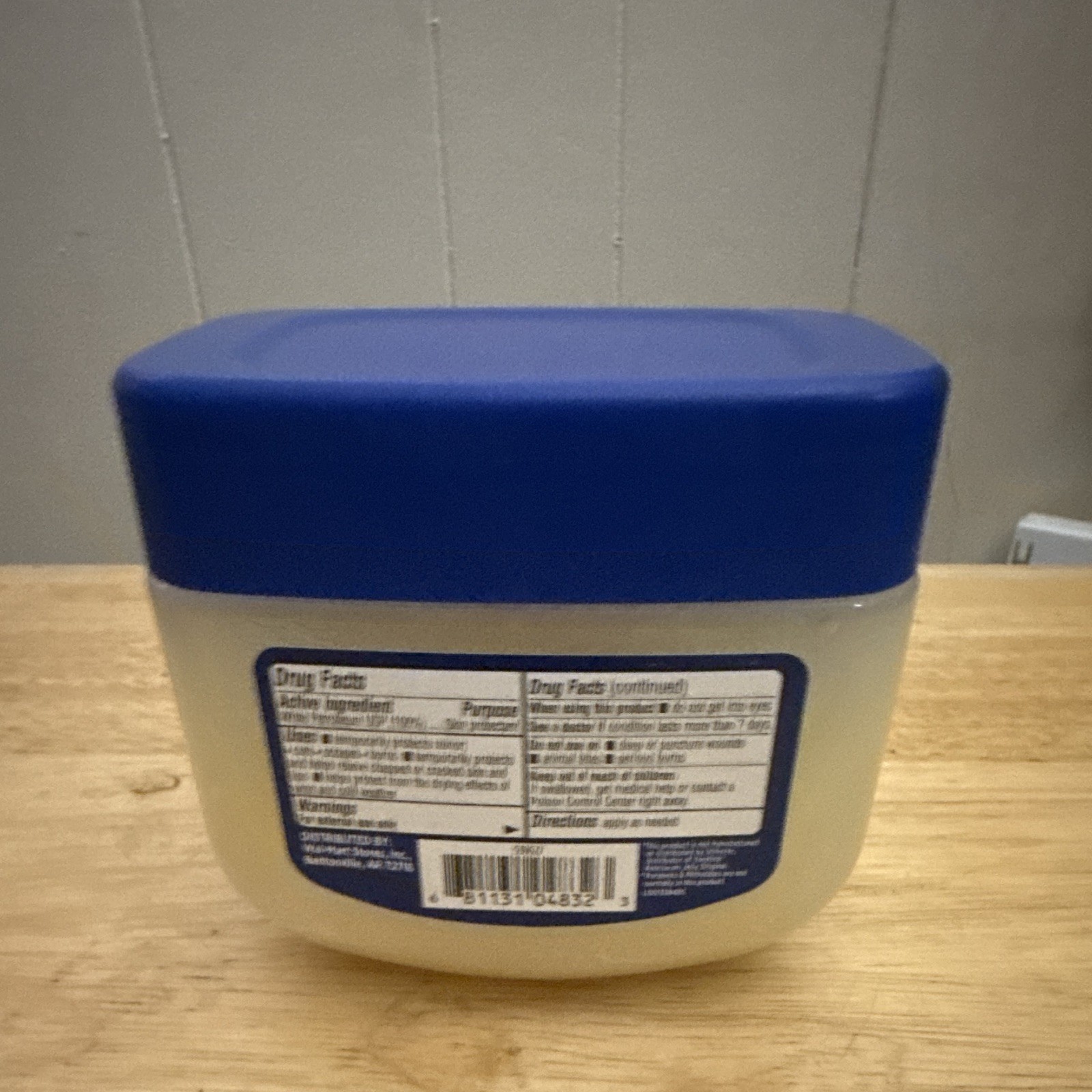 Equate Beauty White Petrolatum Petroleum Jelly Skin Protectant, 13 oz Jar