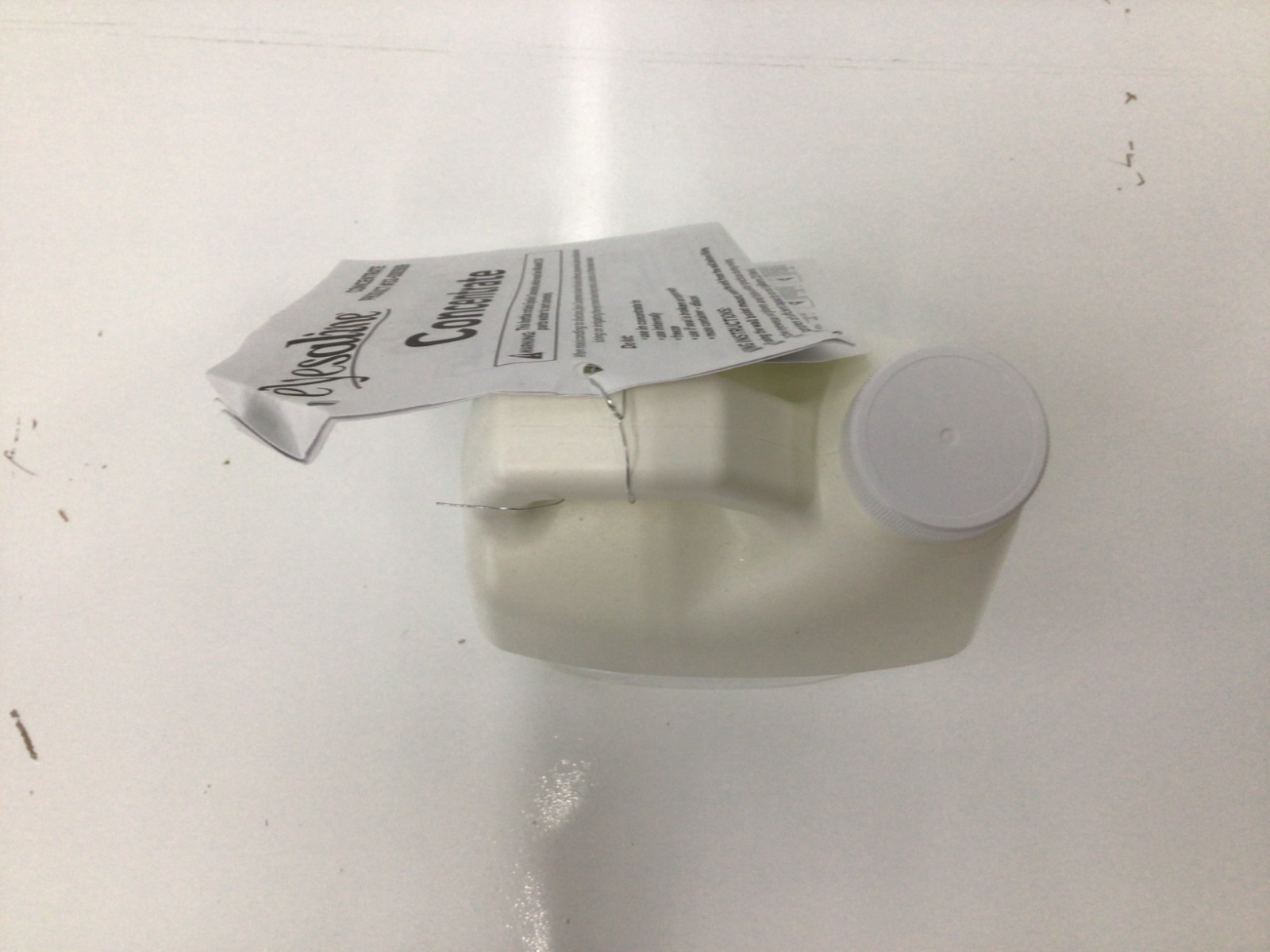 Honeywell Emergency Eyewash 32-000509-0000-H5 Saline Concentrate, 70 oz.,