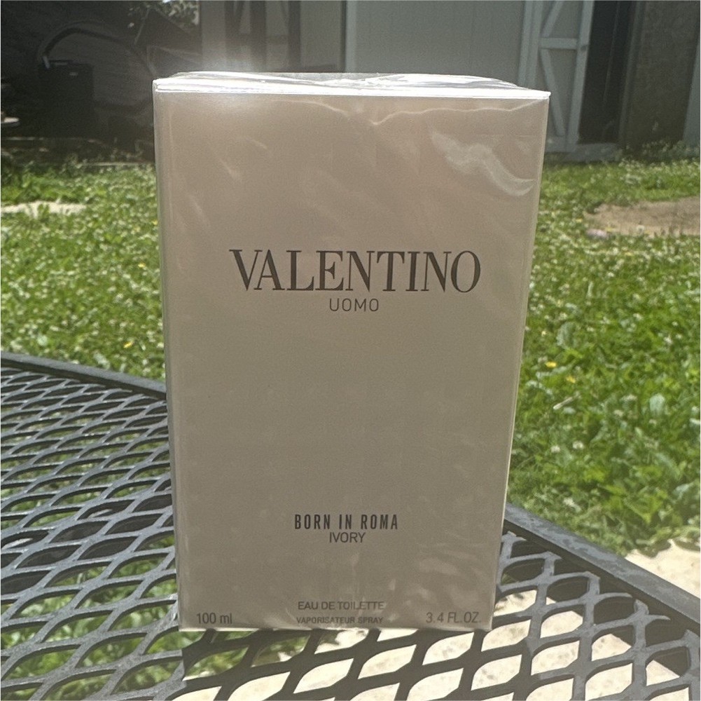 Valentino Uomo Born In Roma Ivory EDT 3.4 fl oz Spray, Regular Size