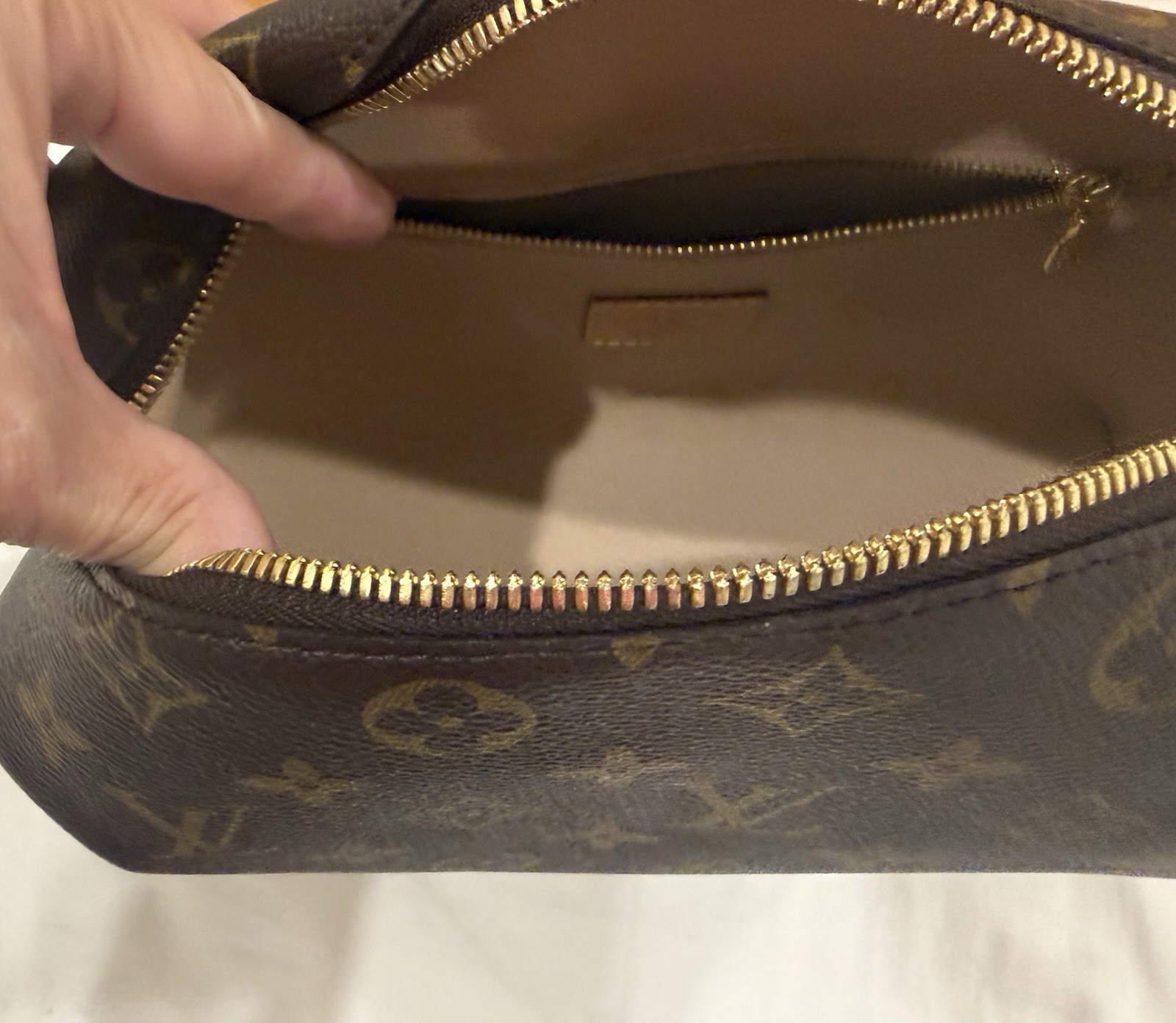 Louis Vuitton Monogram Cosmetic Pouch GM (Brand New Never Used)