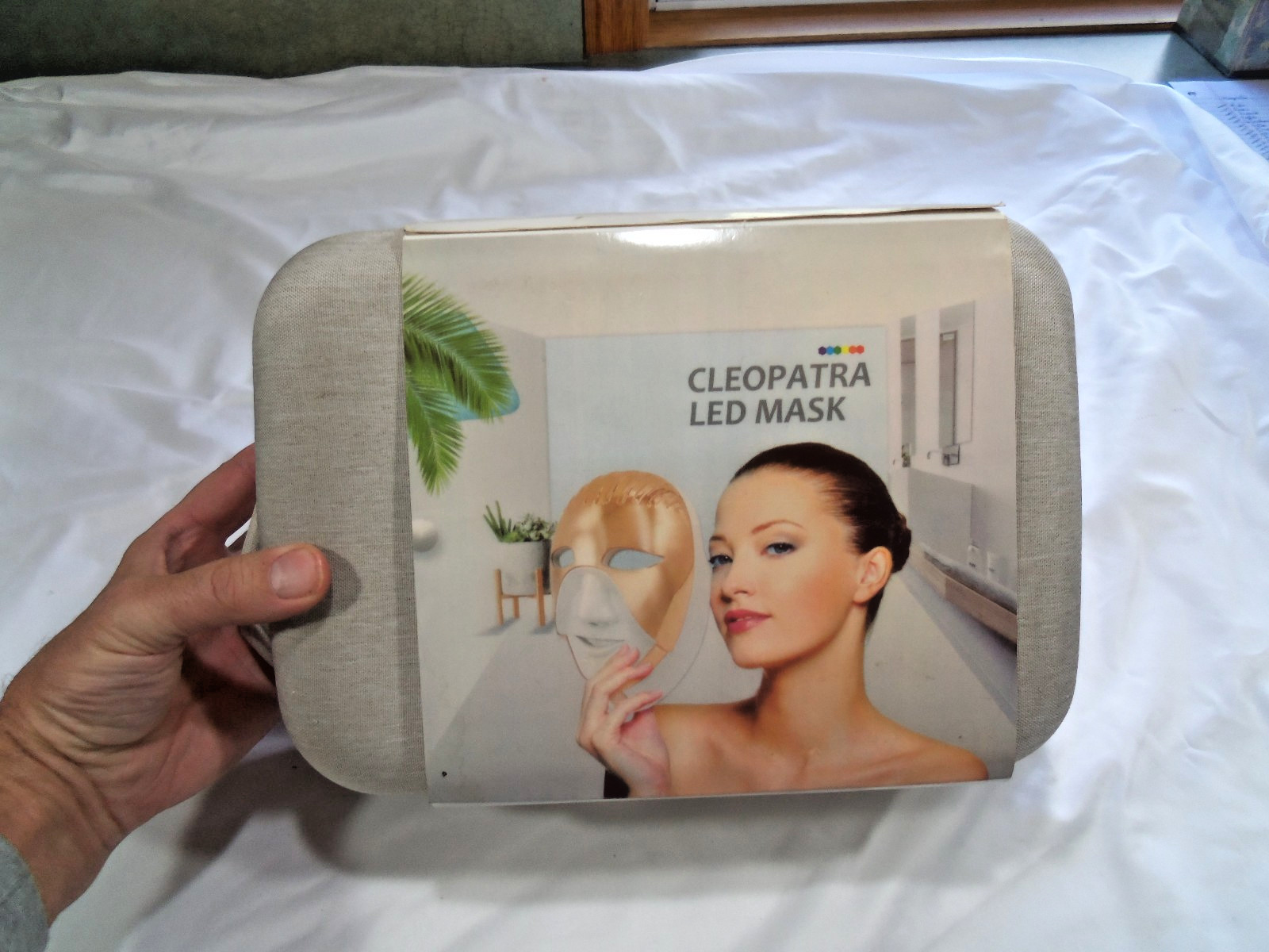 Authentic Cleopatra spa LED Light Therapy Mask BRAND NEW