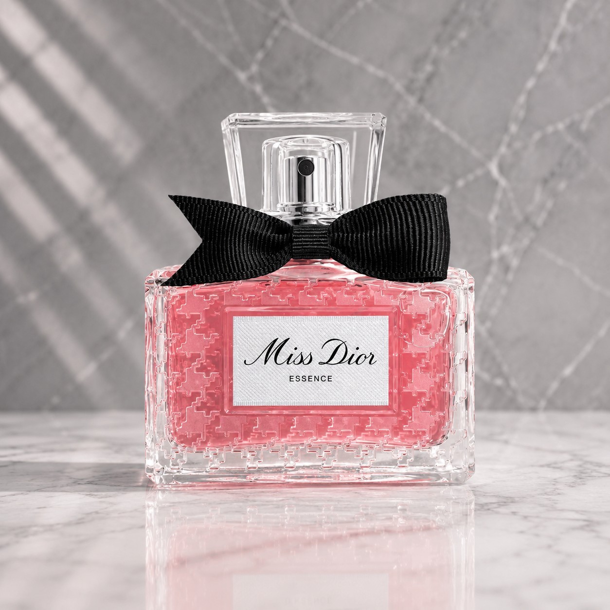 Miss Dior Essence Eau de Parfum Women 3.4 Oz 100ml New In Box