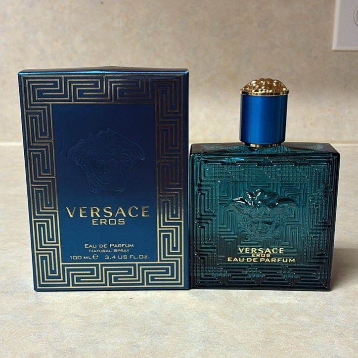 Versace Eros Eau de Parfum Natural Spray 3.4 US fl oz Regular Size