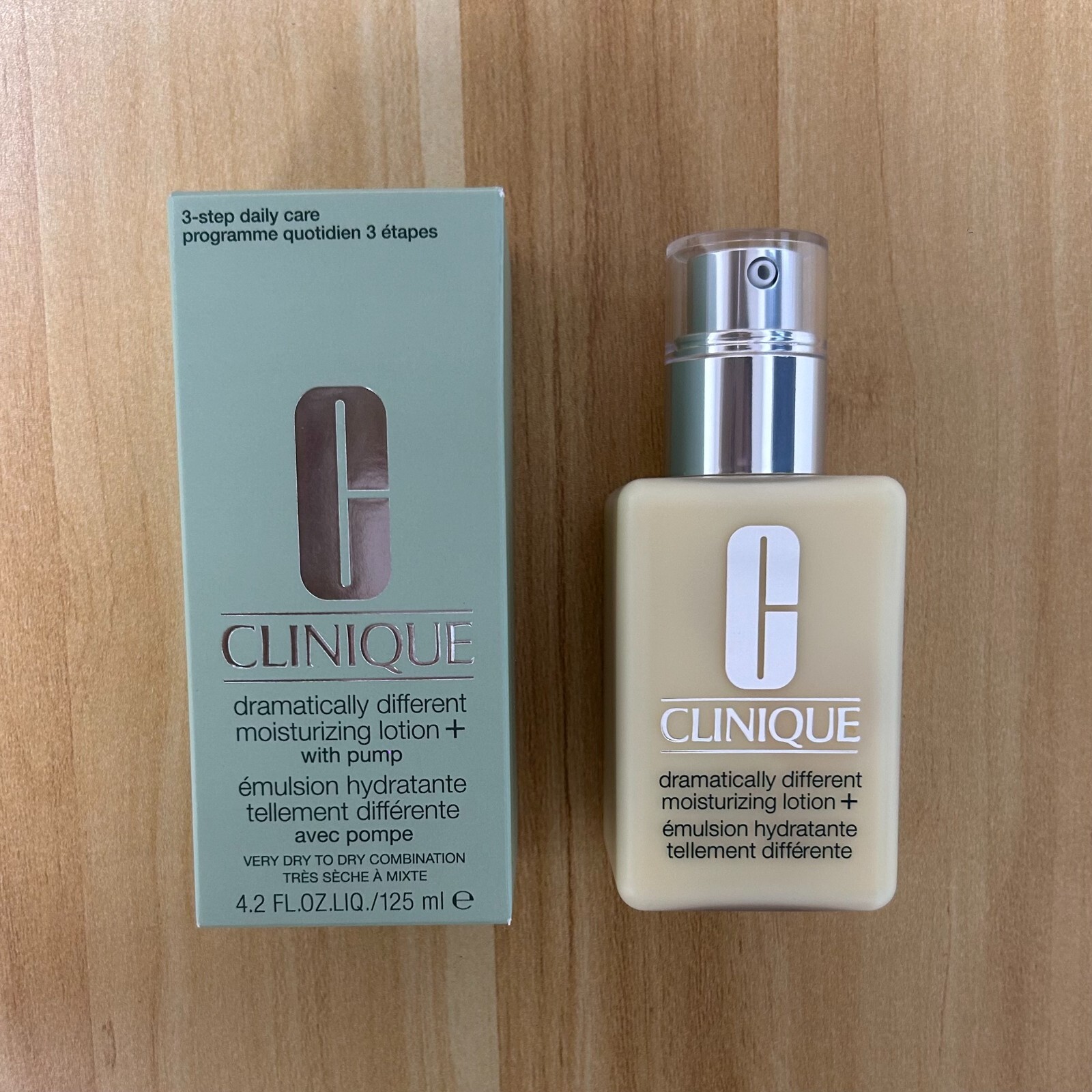 CLINIQUE DRAMATICALLY DIFFERENT MOISTURIZING LOTION WITH PUMP 4.2 FL OZ / 125 ML