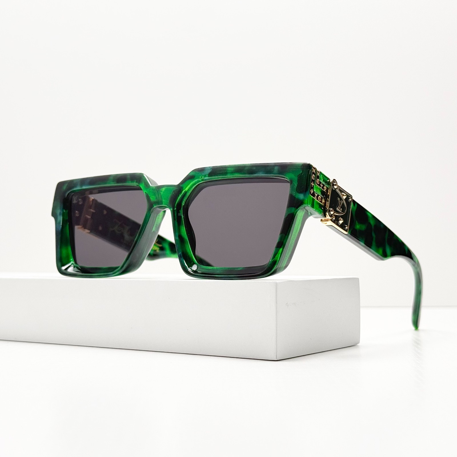 Louis Vuitton Z1165E 1.1 Millionaires Sunglasses Green Marble Frame Grey Lens