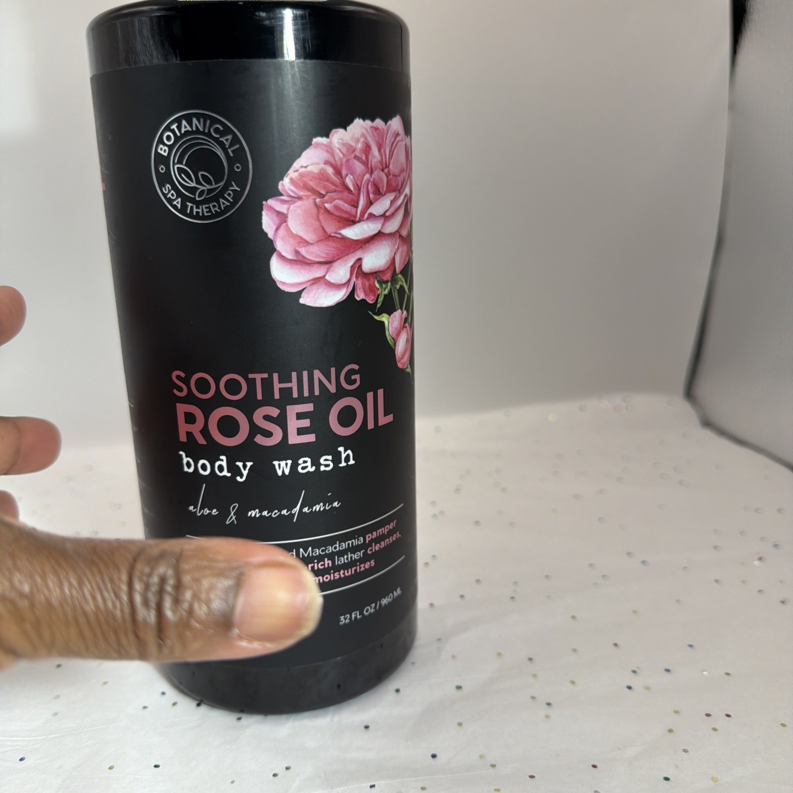 32 OZ – BOTANICAL SPA THERAPY Soothing Rose Oil Aloe & Macadamia Body Wash