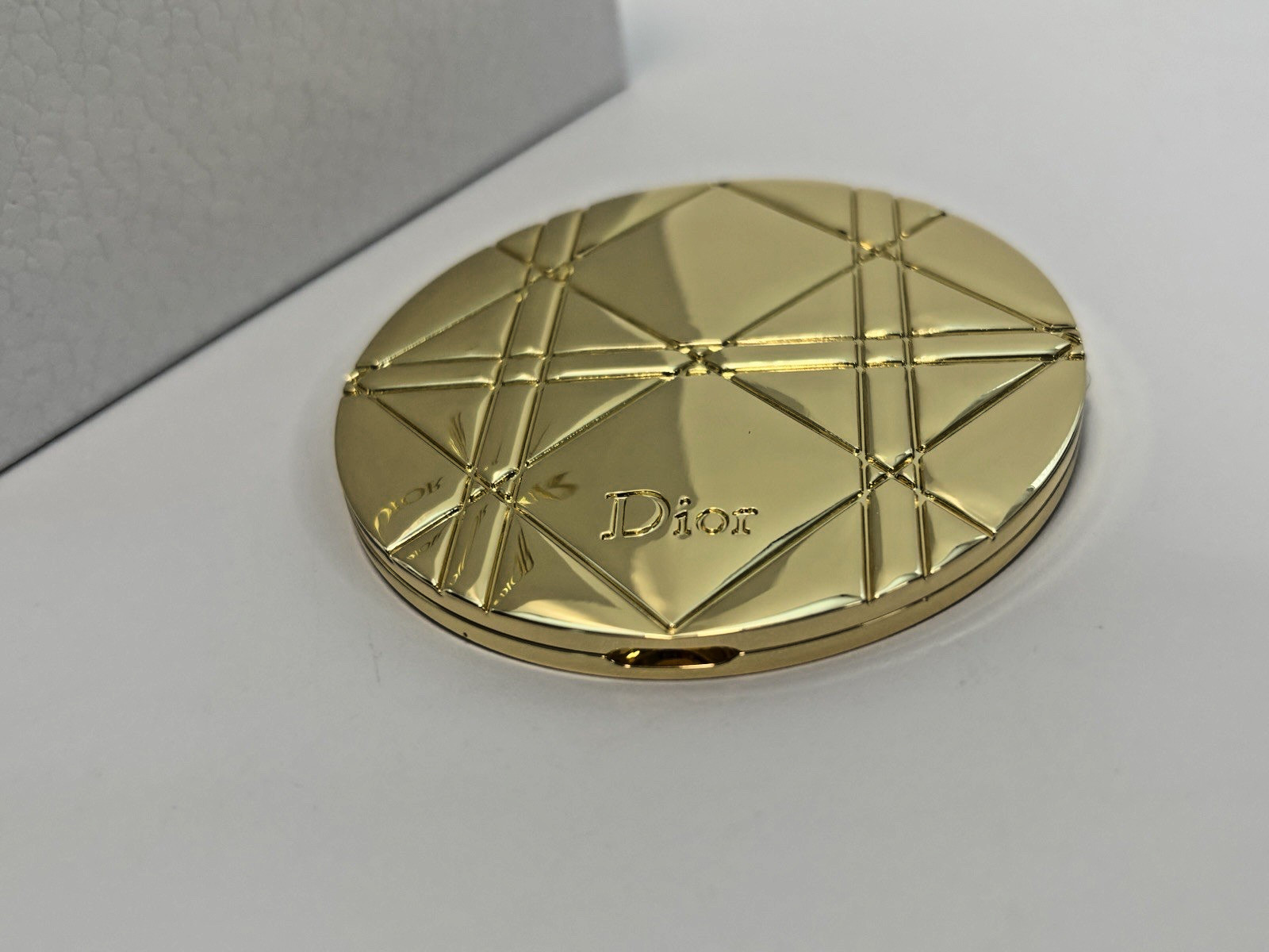 CHRISTIAN DIOR (Parfumes) GWP Gold Pocket Double Mirror Case NEW IN BOX
