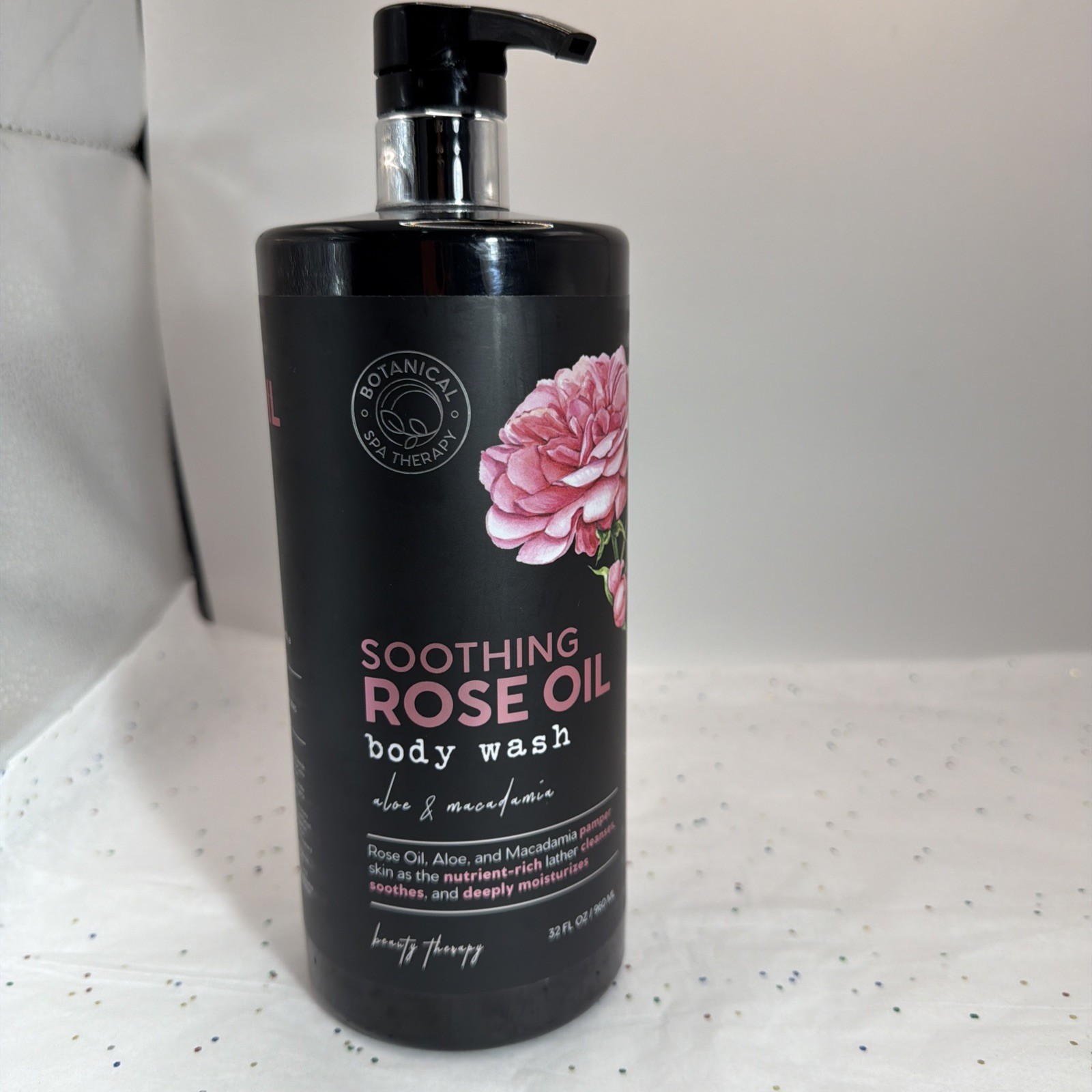 32 OZ – BOTANICAL SPA THERAPY Soothing Rose Oil Aloe & Macadamia Body Wash